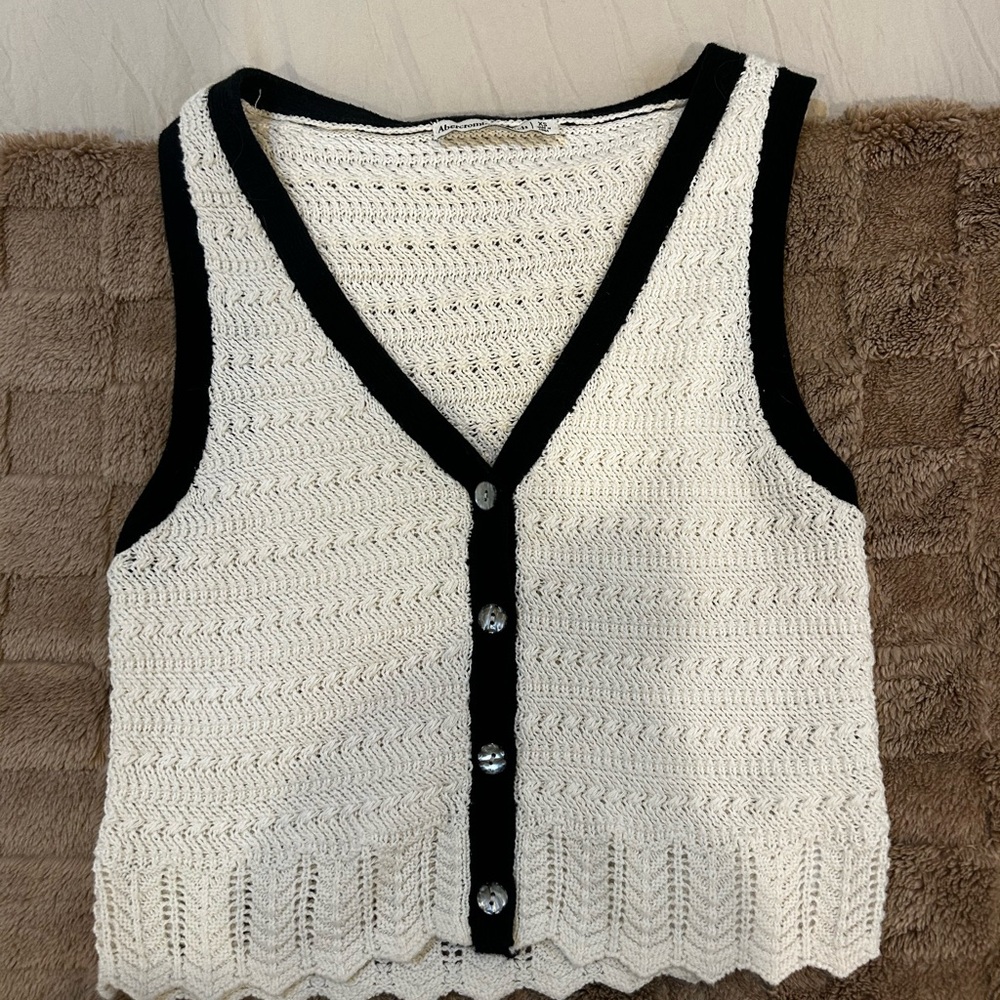 Abercrombie & Fitch Crochet Top - Picture 2 of 4
